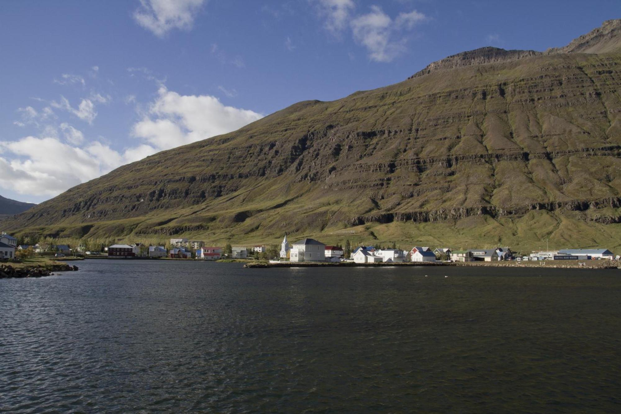 Lonsleira Apartments Seyðisfjörður Zimmer foto